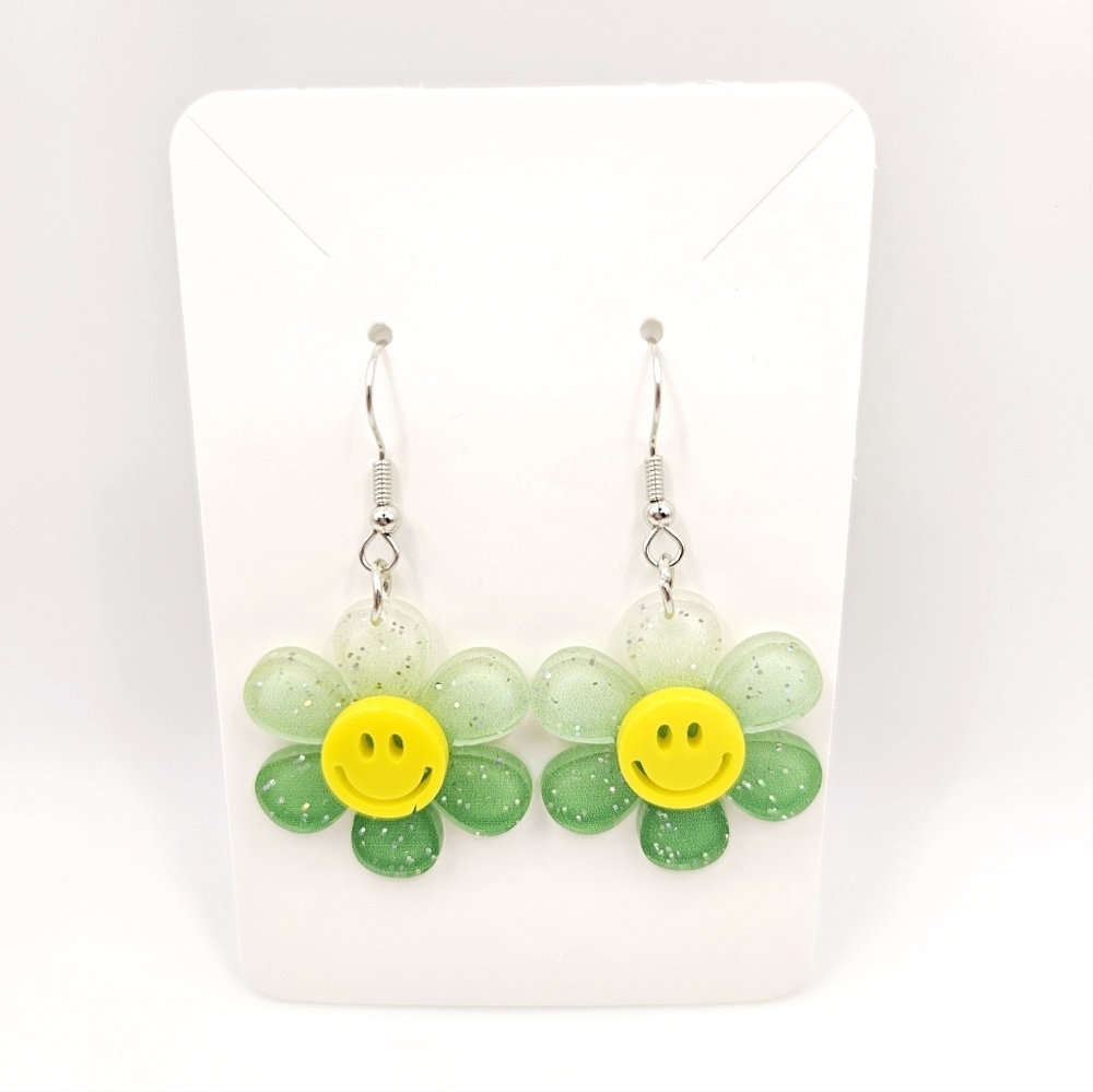 Green Daisy Smiley Face Dangle Earrings Acrylic Flower Y2K Kawaii Groovy Retro